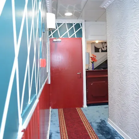 Hotel Aux Armes De Belgique 2*