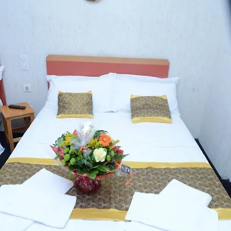 Hotel Aux Armes De Belgique Lurdy